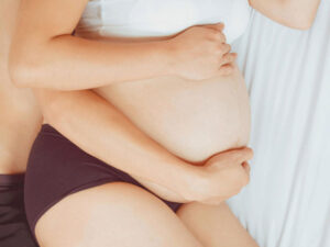 quan hệ khi mang thai có được xuất vào trong và quan hệ như thế nào an toàn