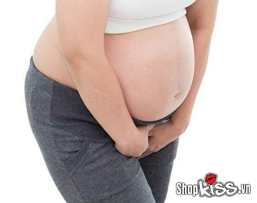 Ngứa 2 bên mép vùng kín khi mang thai có nguy hiểm không?